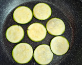 Cukkinis tortilla recept fázis 1 fotója