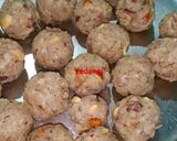 A picture of step 6 of Coconut Ladoos.