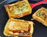 A picture of step 4 of EGG cheese Toast.