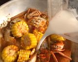 Foto langkah ke 4 dari resep Seafood Saus Padang.