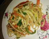 Foto del paso 5 de la receta: Low mein de tallarines con kanikama