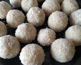A picture of step 6 of Coconut Ladoo.