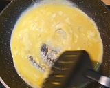 Foto langkah ke 2 dari resep Telur orak-arik ala McDonalds.