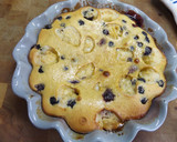 Foto del paso 3 de la receta: Pastel súper fácil de ciruelas rojas y arándanos