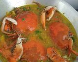 Foto langkah ke 3 dari resep Kepiting kuah kare.