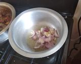 A picture of step 1 of Spaghetti and sausage in sauce #4weeks challenge.