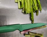 Foto langkah ke 1 dari resep Garlic-Butter Asparagus with Mashed Potato.