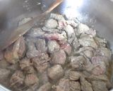 Foto del paso 2 de la receta Ternera en salsa de vino con champiñones