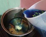 Foto langkah ke 2 dari resep Wedang Teh Telang Buah Pir.