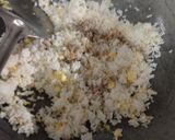Foto langkah ke 3 dari resep Nasi Goreng Butter dan Telur.