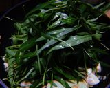 รูปขั้นตอนการทำที่ 3 ของ ผัดผักบุ้งอกไก่