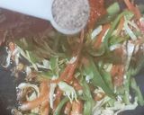 A picture of step 5 of Vegetable szechuan spaghetti.