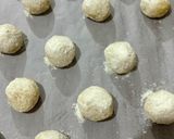 Foto langkah ke 5 dari resep Lemon Crinkle Cookies.