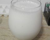 A picture of step 3 of Banana cream cheese shake.