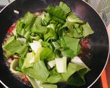 Foto langkah ke 4 dari resep Pokcoy Telur dan Sosis.