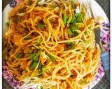 व्हेज हक्का नूडल्स (veg hakka noodles recipe in marathi) रेसिपी स्टेप 5 फोटो 