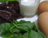 Foto langkah ke 1 dari resep Omelette Bayam Jamur Kuping - MPASI 12m+.