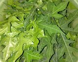 Foto langkah ke 1 dari resep Tumis daun pepaya jepang.