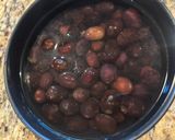 Hình bước làm 3 của món Olive ngâm muối và củ cải tím ngâm mắm