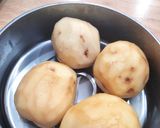 Foto langkah ke 1 dari resep Perkedel kentang sembunyi sosis plus bayam.