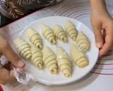 Foto langkah ke 2 dari resep Croffle (Croissant Waffle).