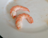 Foto del paso 2 de la receta: Ensaladilla de arroz con langostinos