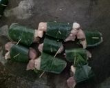 Hình bước làm 5 của món Thịt ba chỉ cuốn lá mác mật