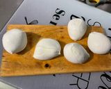 Une image de l'étape 5 de Salade de tomates cerises bicolores à la mozzarella, persil et crème de balsamique.