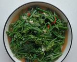 Foto langkah ke 5 dari resep Tumis Pucuk daun labu.