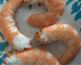 Foto del paso 2 de la receta: Carpaccio de bacalao ahumado sobre cama de lombarda