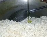 A picture of step 2 of Shukhi bhel.