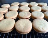 A picture of step 5 of Empire Biscuits.