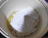 Foto langkah ke 4 dari resep Bolu sarang semut takaran sendok.
