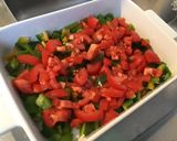 Une image de l'étape 4 de Pavés de truite aux tomates et poivrons verts.