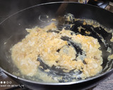 Foto del paso 3 de la receta: Revuelto de morcilla con piñones en 22 minutos