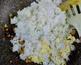 Foto langkah ke 2 dari resep Nasi Goreng Kunyit.