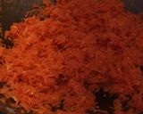 A picture of step 1 of Gajar Halwa.