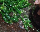 Foto langkah ke 2 dari resep Sambal Hijau Ikan Asin Terong.