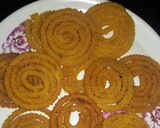 A picture of step 8 of Moong Dal Chakli.