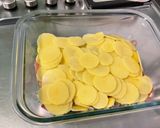 Une image de l'étape 10 de Gratin de courgettes et pommes de terre au lomo et roquefort.