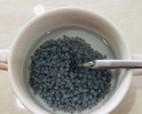 Foto langkah ke 2 dari resep Mutiara,susu dan biji selasih.