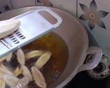 Foto langkah ke 5 dari resep Keripik Pisang Renyah +Tips Berwarna Kuning.