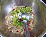 A picture of step 2 of Fresh Oyster Mushroom Stir Fry.