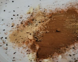 Foto del paso 1 de la receta: Pollo especiado con salsa de yogur y miel