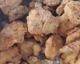 Foto langkah ke 4 dari resep 129. Ayam goreng tepung sederhana.