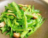 Hình bước làm 5 của món Đậu rồng (đậu khế) xào nấm