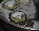 Foto del paso 5 de la receta: Croquetas de acelga rellenas con sorpresa, en colchón de arroz con salsa estilo italiana