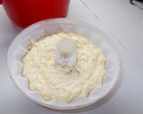 Kuglóf  tejszínhabbal recept fázis 10 fotója