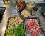 五花肉炒玉米筍的食譜步驟1照片