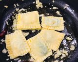Foto del passaggio 8 della ricetta Ravioli fatti in casa🏠